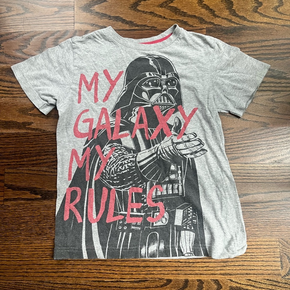 Darth Vader Star Wars Old Navy Collectabilitees Boys  TShirt gray Sz M